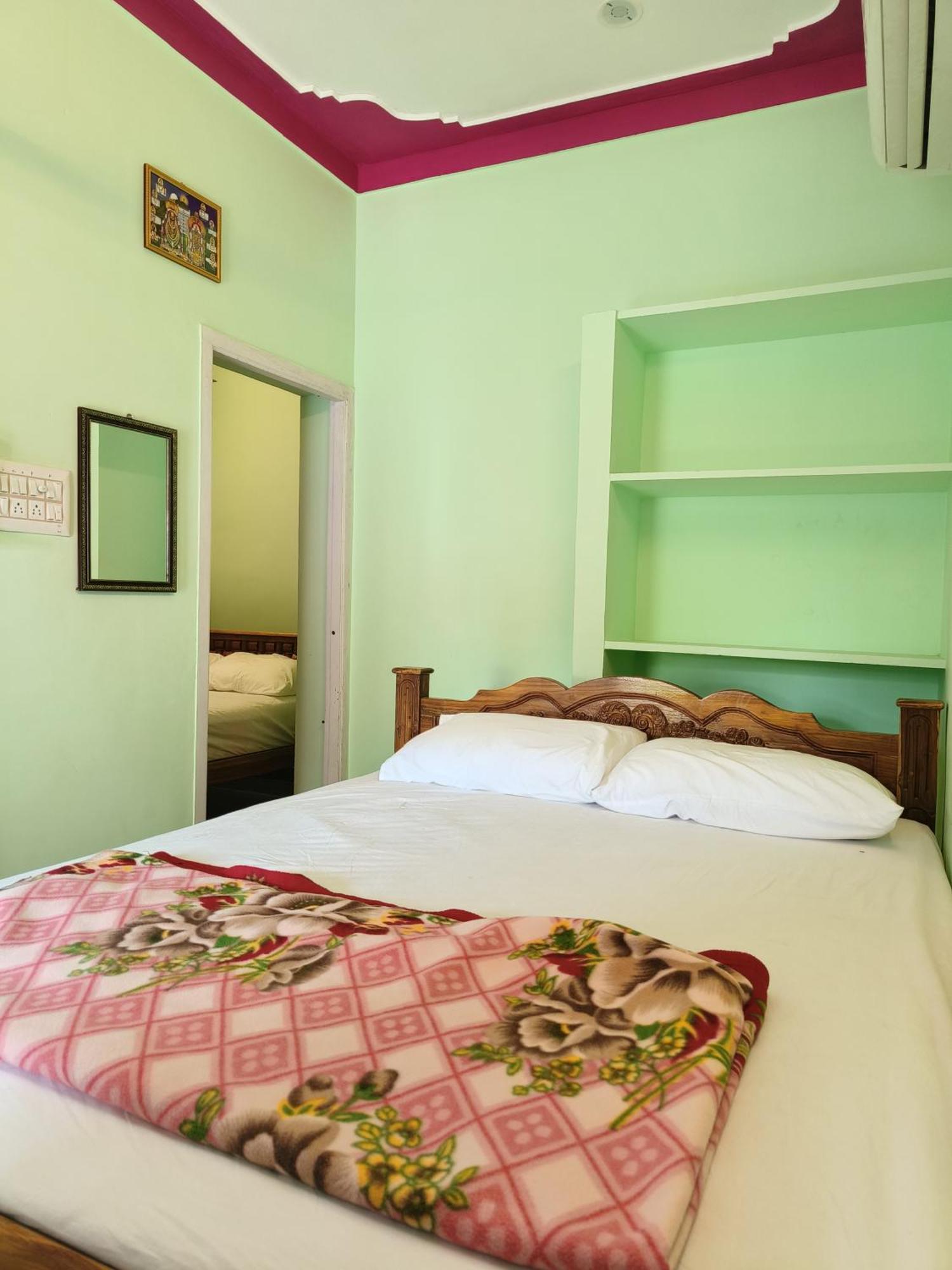 Liya Guest House Tiruvannāmalai 外观 照片