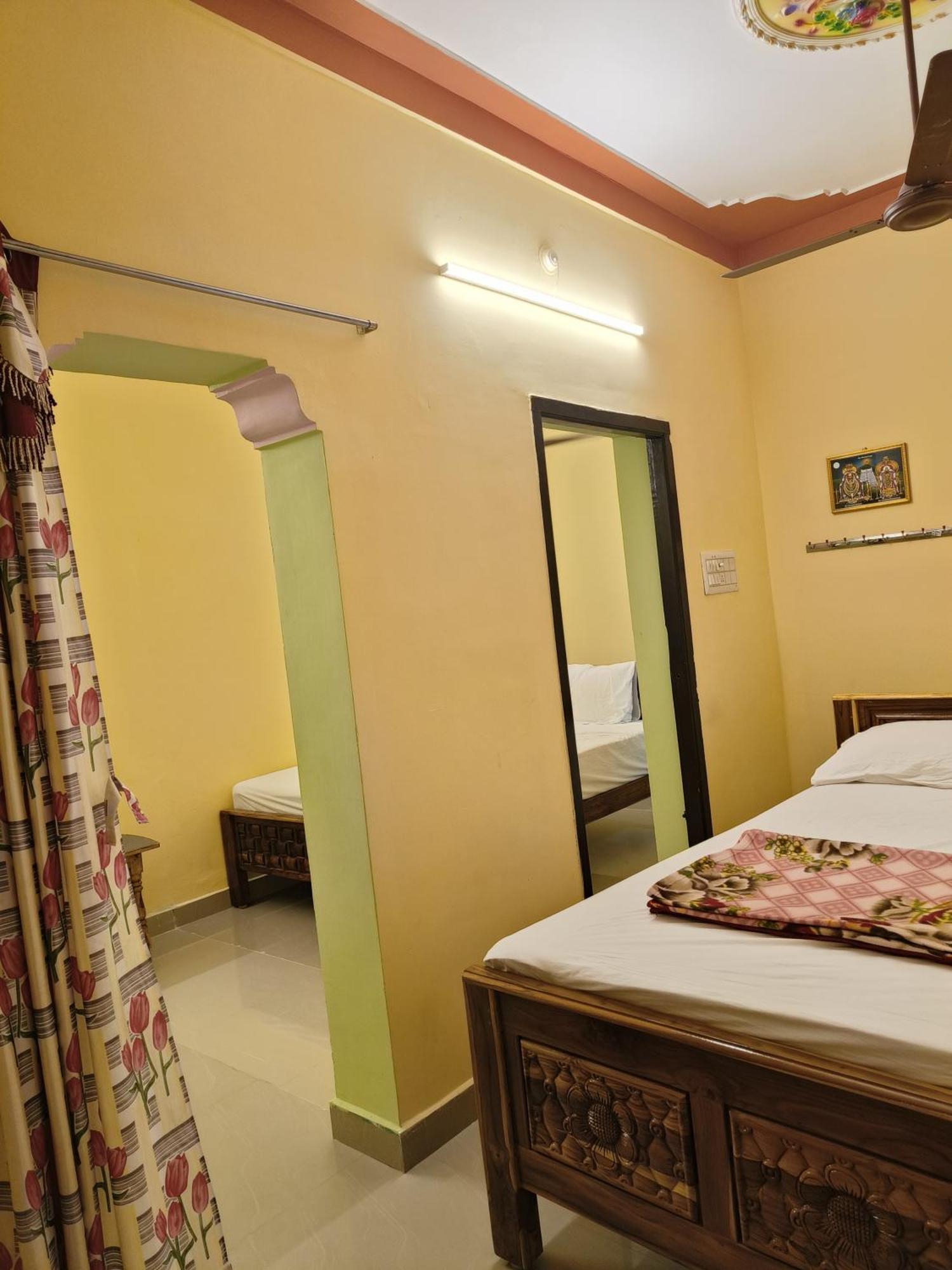 Liya Guest House Tiruvannāmalai 外观 照片