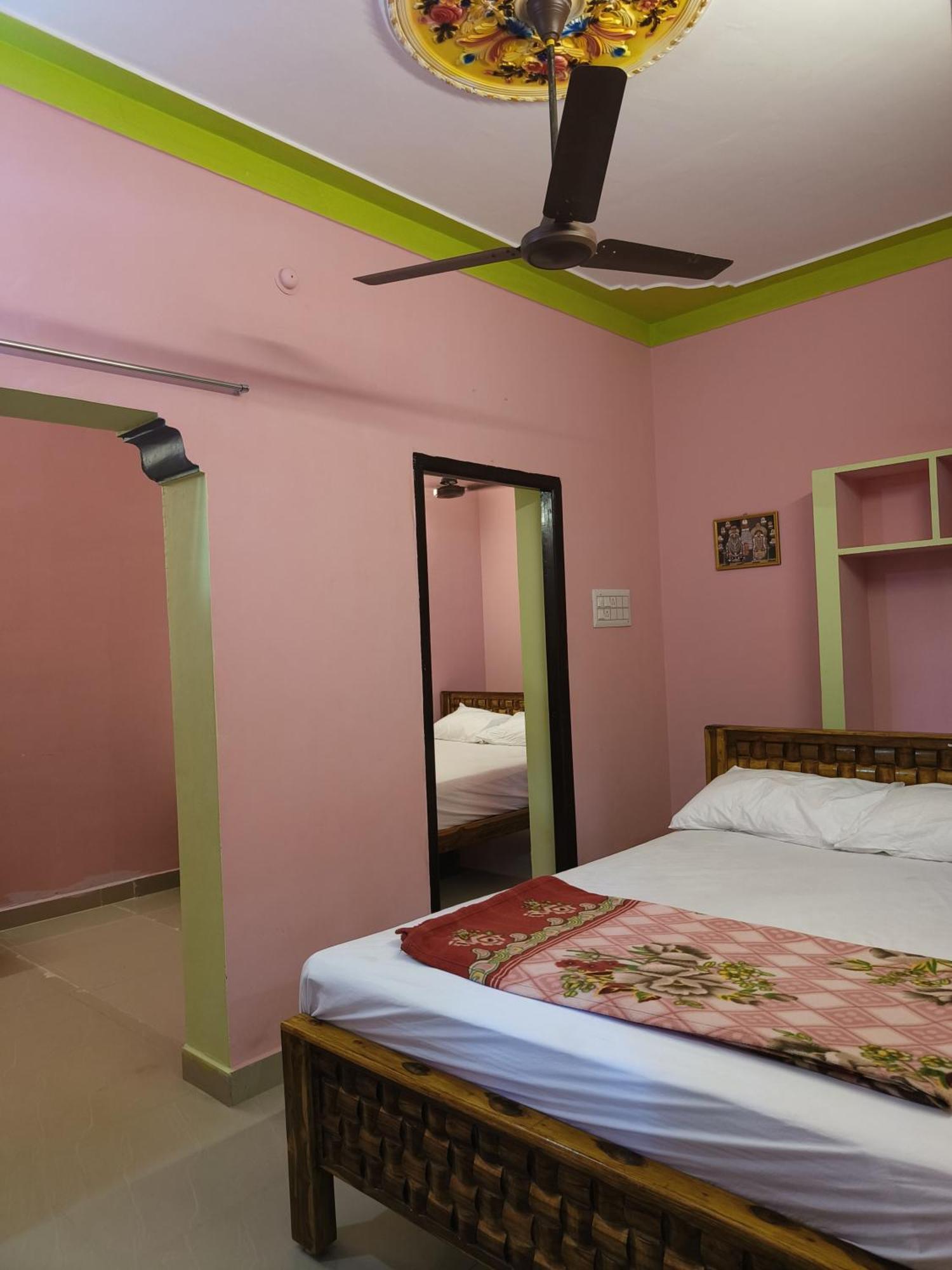 Liya Guest House Tiruvannāmalai 外观 照片