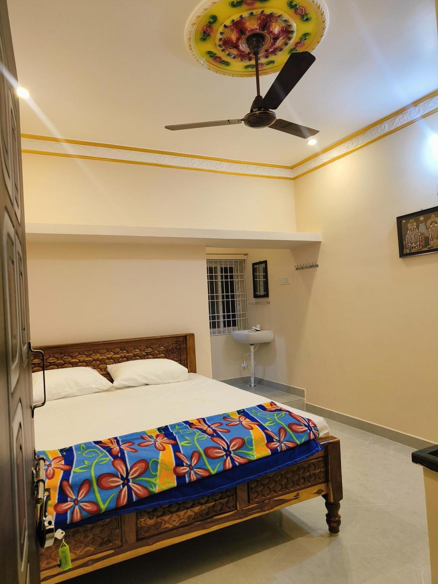 Liya Guest House Tiruvannāmalai 外观 照片