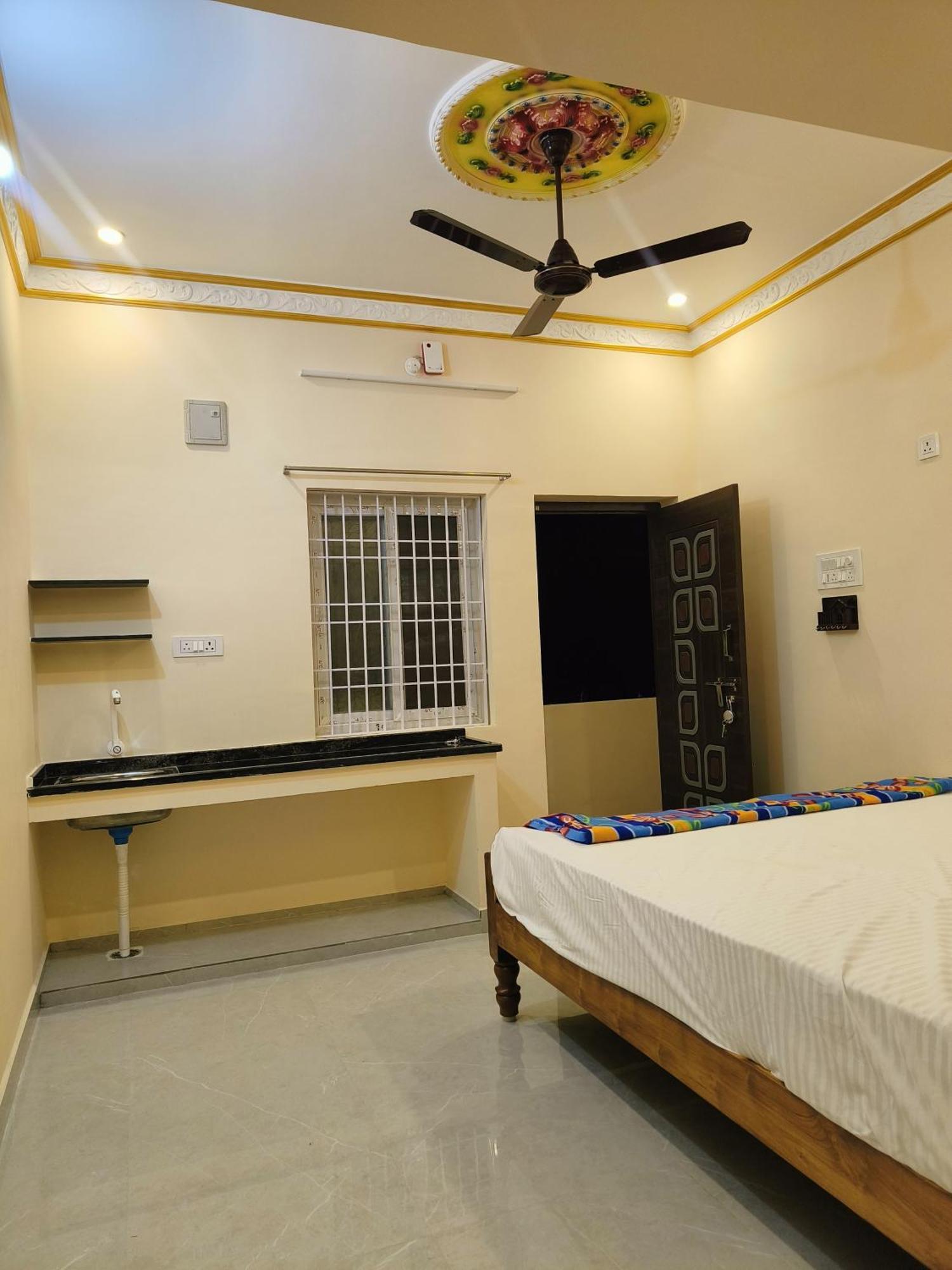 Liya Guest House Tiruvannāmalai 外观 照片