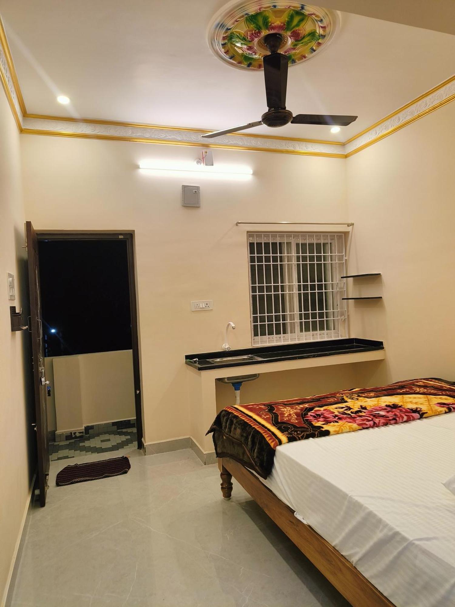 Liya Guest House Tiruvannāmalai 外观 照片