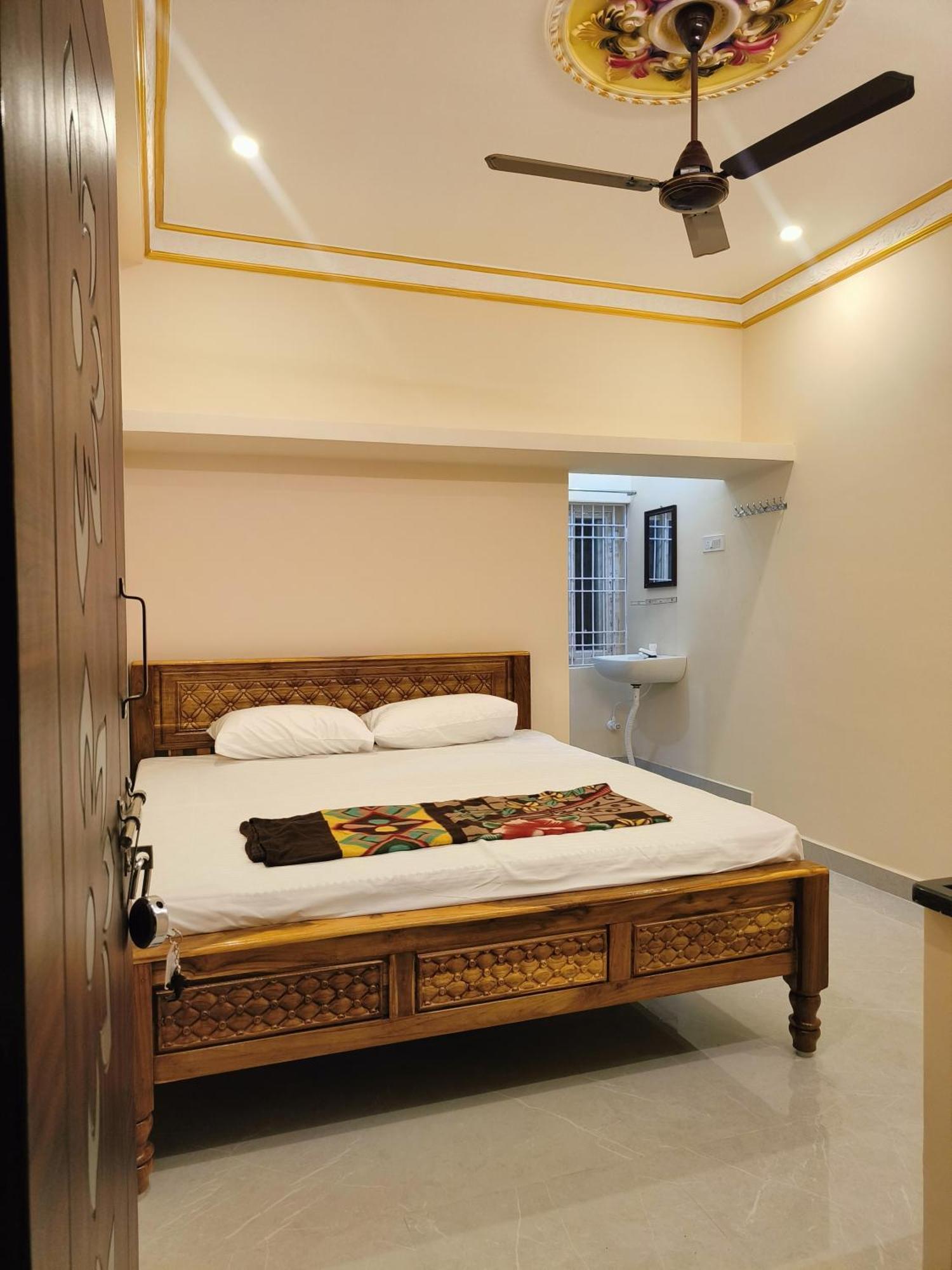 Liya Guest House Tiruvannāmalai 外观 照片